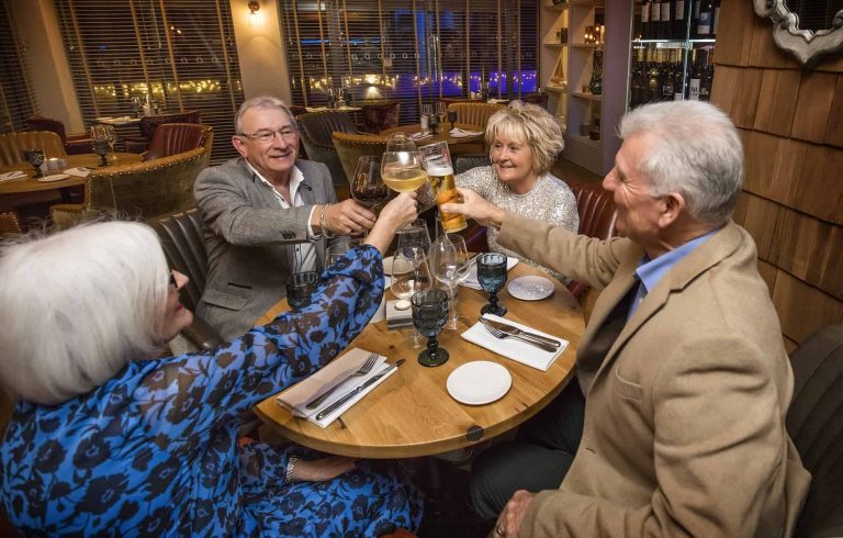 4-restaurant-toasting